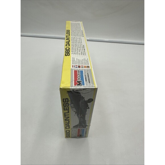 Monogram 5212 SBD Dauntless 1:48 Kit 1991 - NEW Sealed - Picture 2 of 4